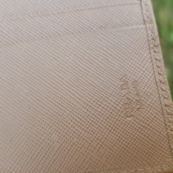 Prada Saffiano Leather Metal in Cipria Compact Wallet - Picture 6 of 17